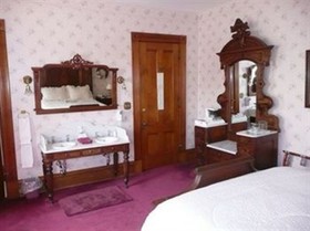 Squiers Manor B&B