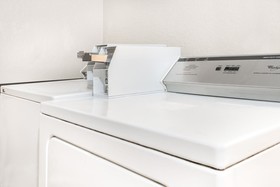 Super 8 by Wyndham Marshalltown