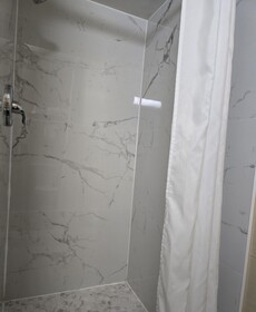 Econo Lodge Inn & Suites