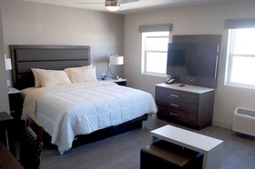 Spring Lake Townhomes And Suites