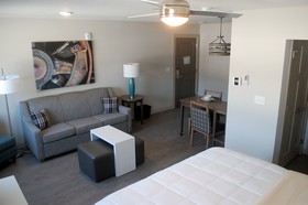 Spring Lake Townhomes And Suites