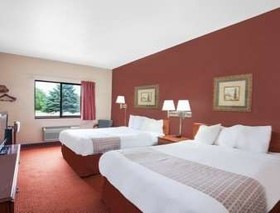 Super 8 by Wyndham Mason City