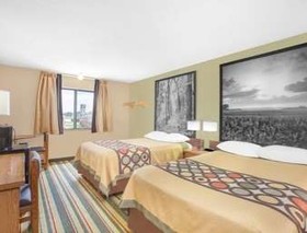 Super 8 by Wyndham Mt Pleasant