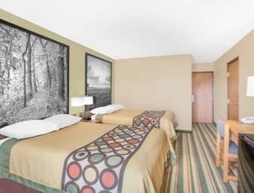 Super 8 by Wyndham Mt Pleasant