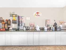 Super 8 by Wyndham Mt Pleasant