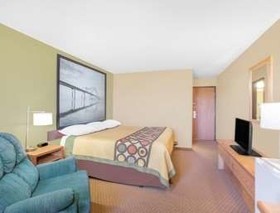 Super 8 by Wyndham Mt Pleasant