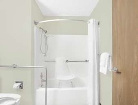 Super 8 by Wyndham Mt Pleasant