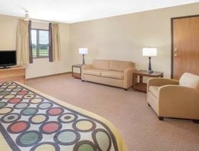 Super 8 by Wyndham Mt Pleasant