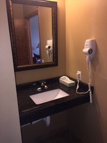 Cobblestone Inn & Suites - Newton, IA