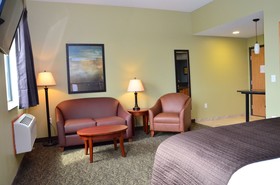 Cobblestone Inn & Suites - Newton, IA