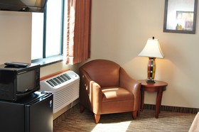 Cobblestone Inn & Suites - Newton, IA