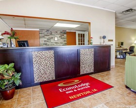 Econo Lodge Inn & Suites