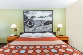 Super 8 by Wyndham Newton