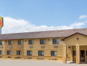 Super 8 by Wyndham Newton