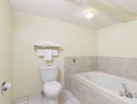 Super 8 by Wyndham Newton