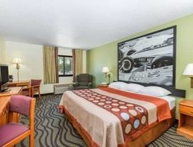 Super 8 by Wyndham Newton