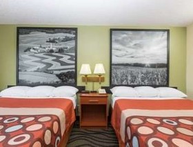 Super 8 by Wyndham Newton