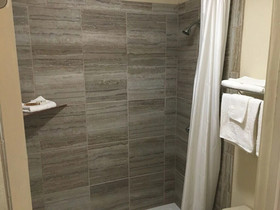 Whispering Creek Lodging & RV Resort