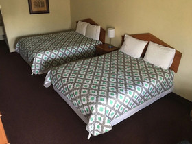 Whispering Creek Lodging & RV Resort