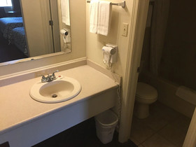 Whispering Creek Lodging & RV Resort