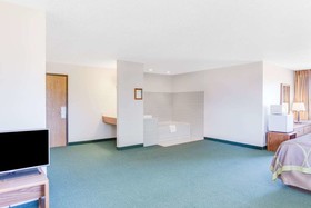 Super 8 by Wyndham Oelwein