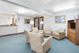 Super 8 by Wyndham Oelwein