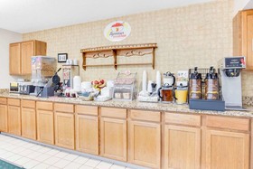 Super 8 by Wyndham Oelwein