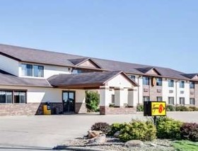 Super 8 by Wyndham Oelwein