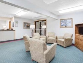 Super 8 by Wyndham Oelwein