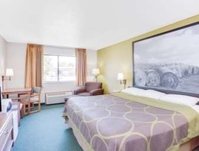 Super 8 by Wyndham Oelwein