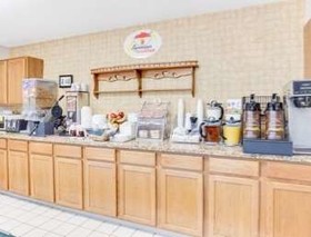 Super 8 by Wyndham Oelwein