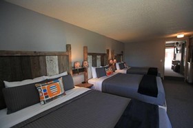 Vintage Block Inn & Suites