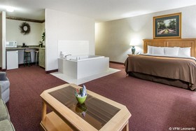 EverSpring Inn & Suites