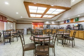 EverSpring Inn & Suites