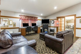 EverSpring Inn & Suites