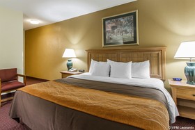 EverSpring Inn & Suites