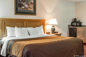 EverSpring Inn & Suites