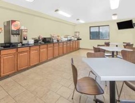 Super 8 by Wyndham Ottumwa