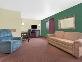 Super 8 by Wyndham Ottumwa