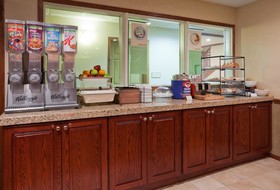 Country Inn & Suites by Radisson, Pella, IA