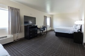 Cobblestone Hotel & Suites Sheldon