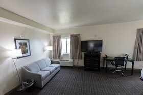 Cobblestone Hotel & Suites Sheldon