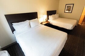 Cobblestone Hotel & Suites Sheldon