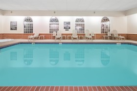 Super 8 by Wyndham Sheldon