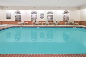 Super 8 by Wyndham Sheldon