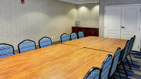 Holiday Inn Express & Suites Sioux City - Southern Hills