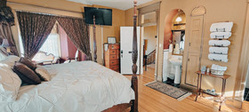 Linda Sue Manor