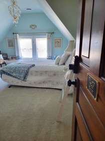 Linda Sue Manor