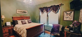 Linda Sue Manor