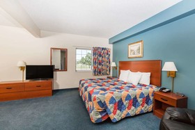 Reston Inn & Suites